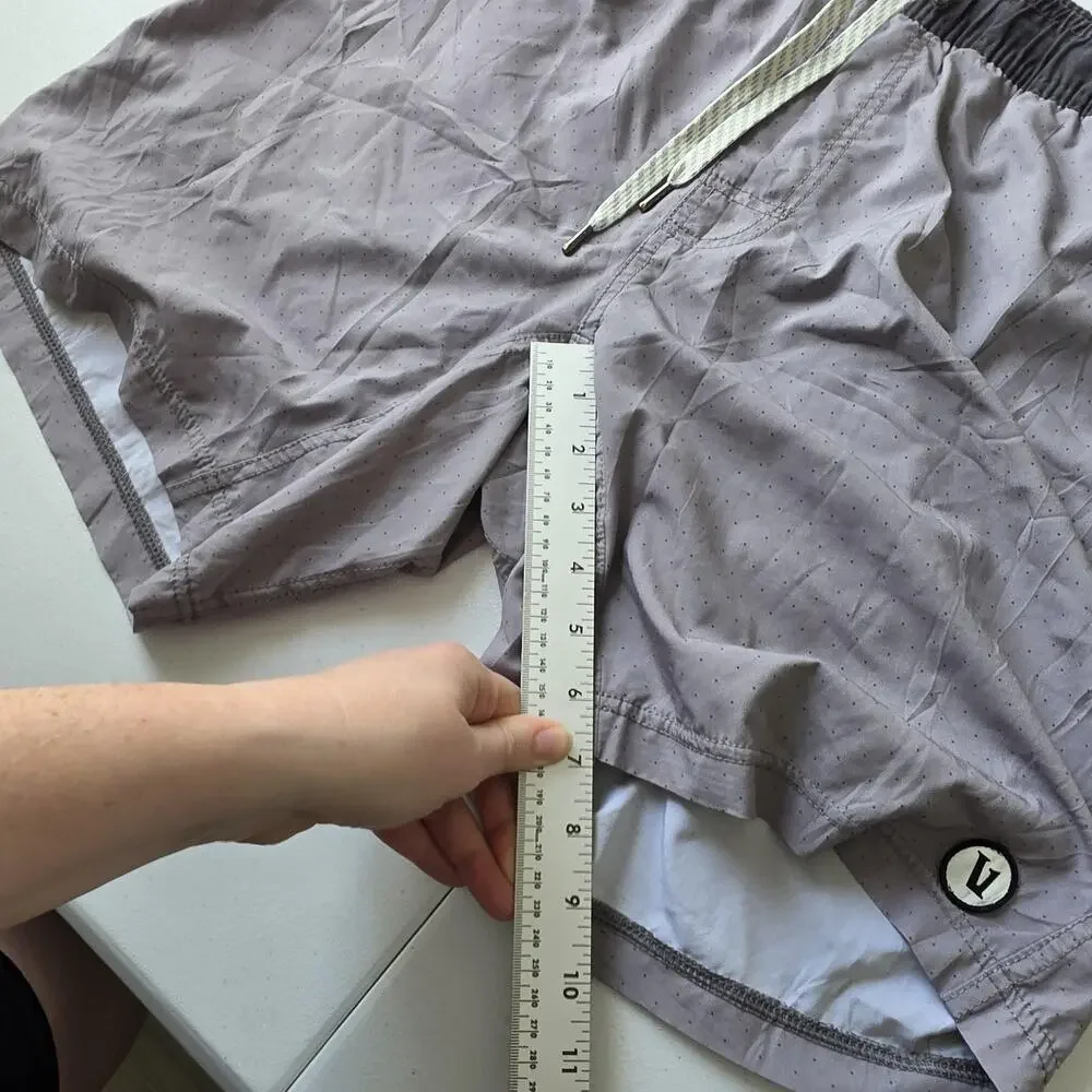 Vuori Swim Shorts Mens Large Gray Elastic Waist Lined Pockets Trunks